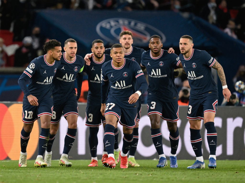 “龙哥重返皇马？！下赛季哈维-阿隆索或将执掌银河战舰”