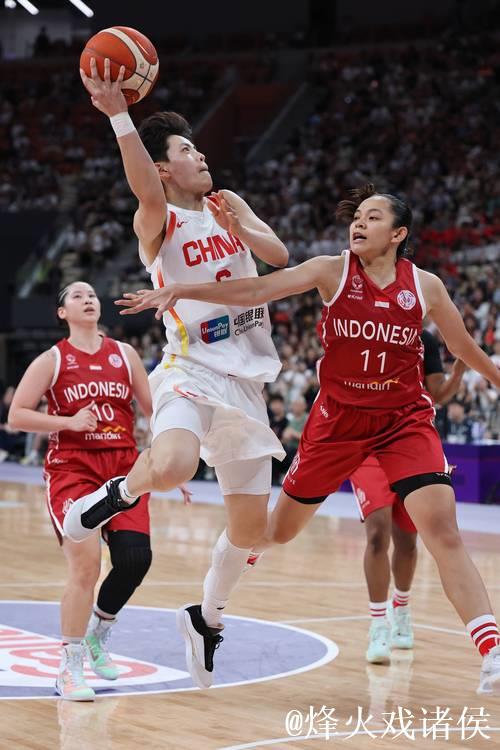 女篮亚洲杯：中国队三连胜以小组第一身份挺进四强